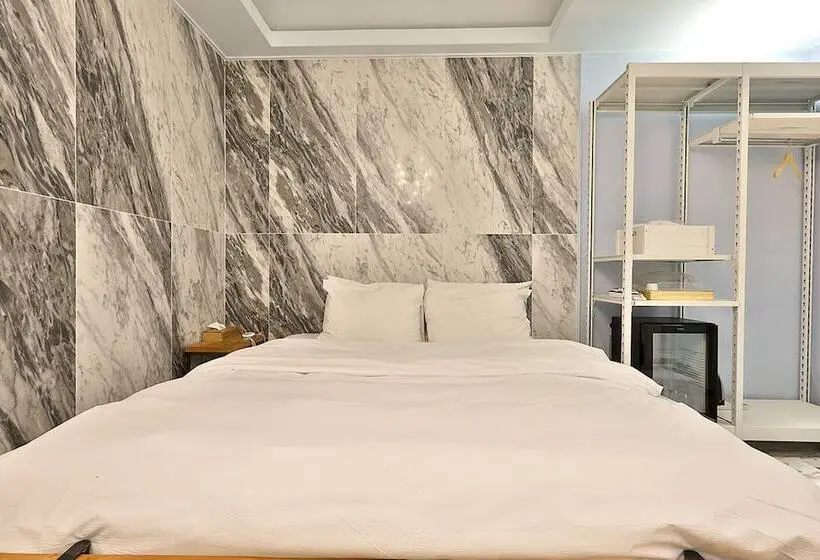 スイート, February Hotel Gimhae