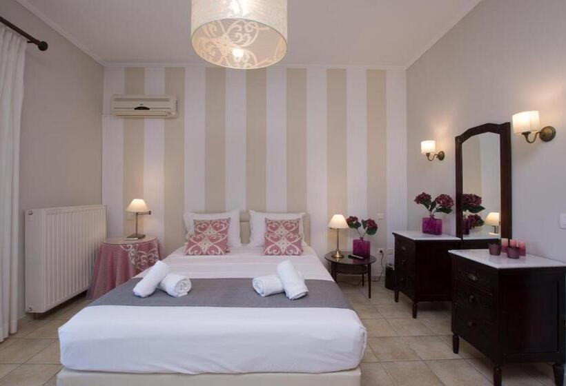 اتاق استاندارد چهارنفره با بالکن, Golden Coast Resort