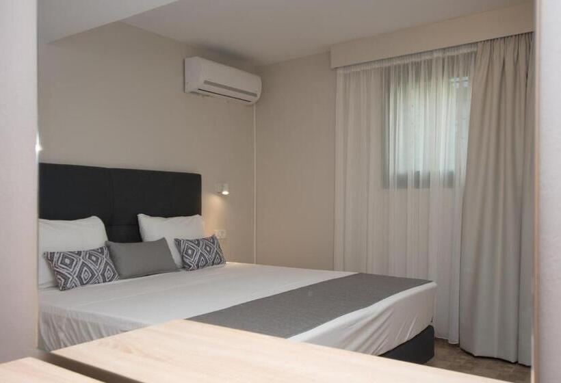 سوییت با استخر, Golden Coast Resort