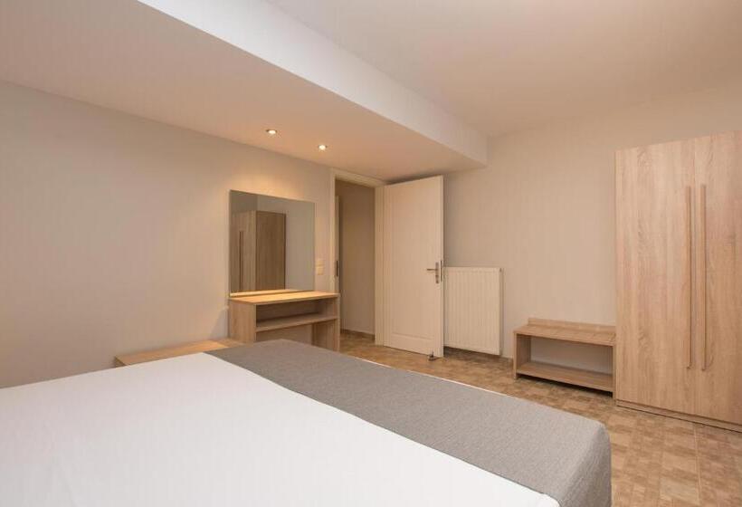 سوییت با استخر, Golden Coast Resort