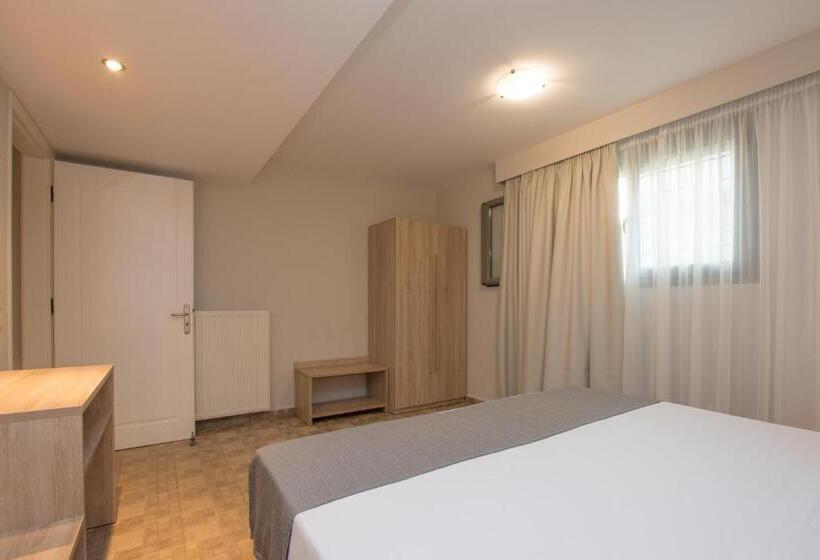 سوییت با استخر, Golden Coast Resort