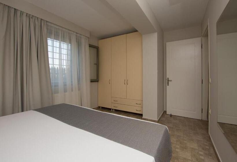 سوییت با استخر, Golden Coast Resort