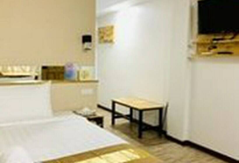 اتاق استاندارد یک نفره, Shin Ye Htut