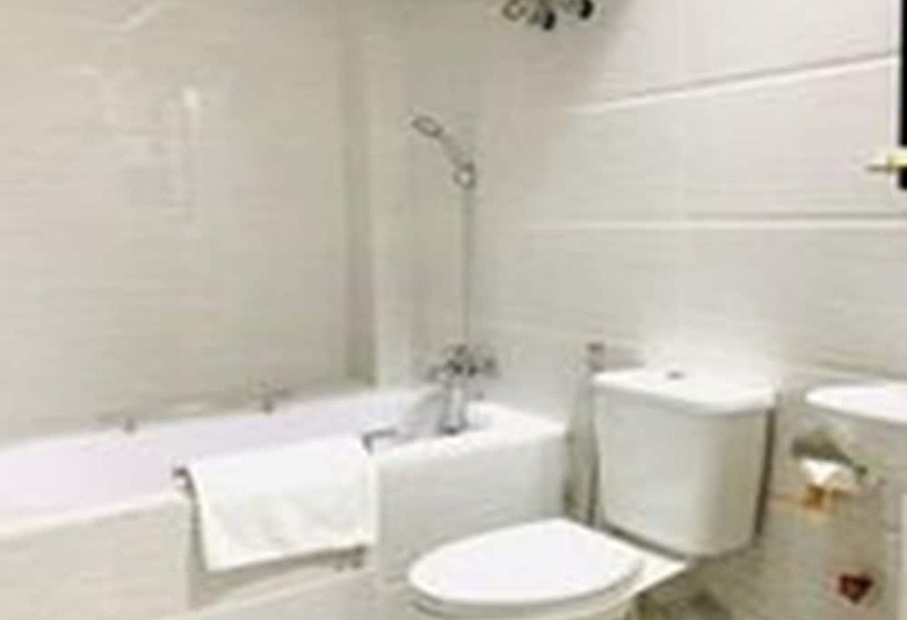 اتاق خانوادگی, Shin Ye Htut