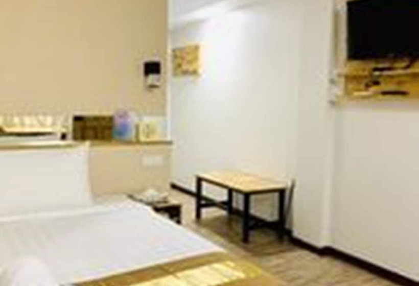 اتاق استاندارد یک نفره, Shin Ye Htut