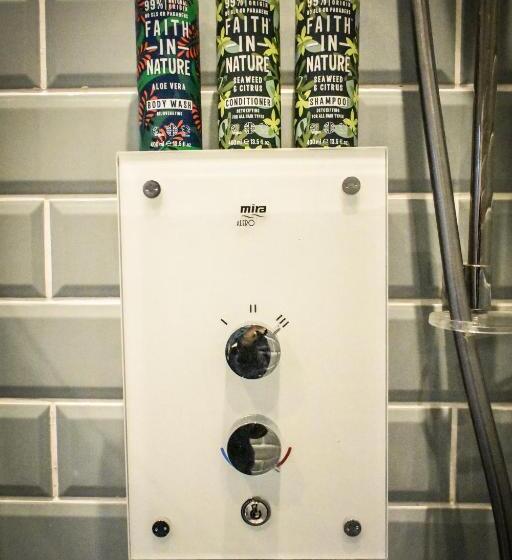 스탠다드 룸 킹사이즈 침대, The Dark Horse Pub