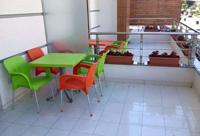 חדר משפחתי, Sunrise Hotel çameria