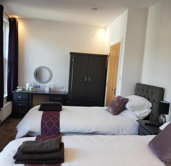 高级大房间, Saracens House