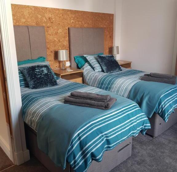 家庭套房, Saracens House