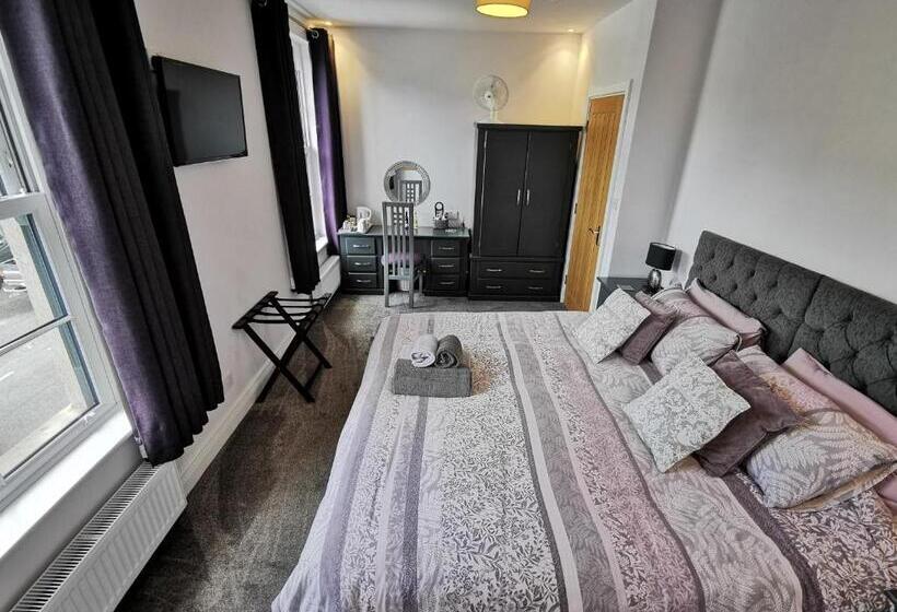 高级大房间, Saracens House