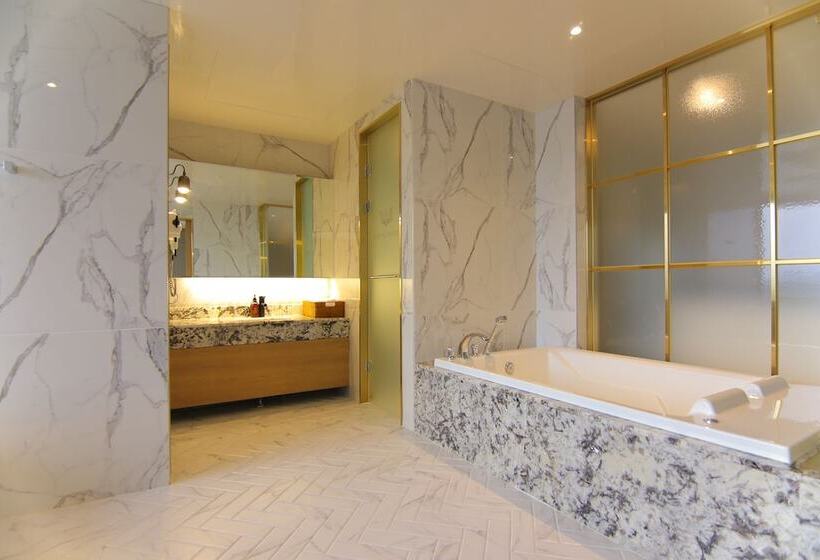 Королевский Люкс, Suncheon Hotel Gite