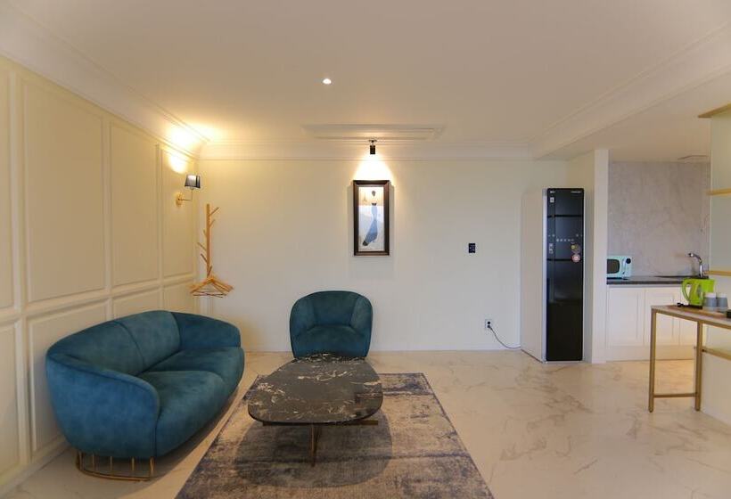 Королевский Люкс, Suncheon Hotel Gite