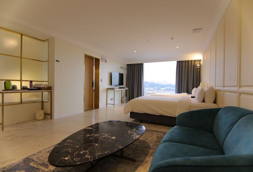 سوئیت رویال, Suncheon Hotel Gite