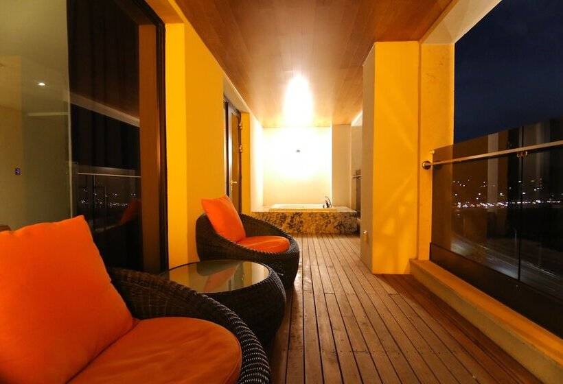 Люкс с Террасой, Suncheon Hotel Gite