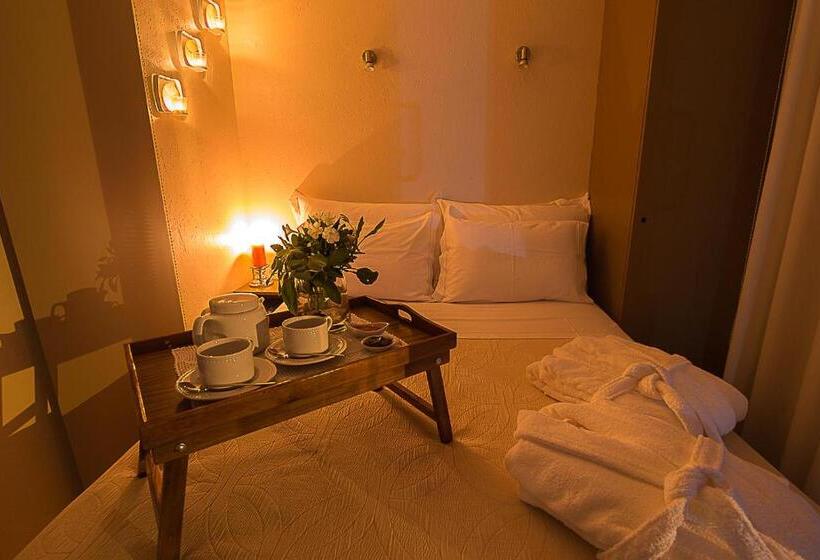 بنجلو قياسى مطل على البحر, Alluar Lodge