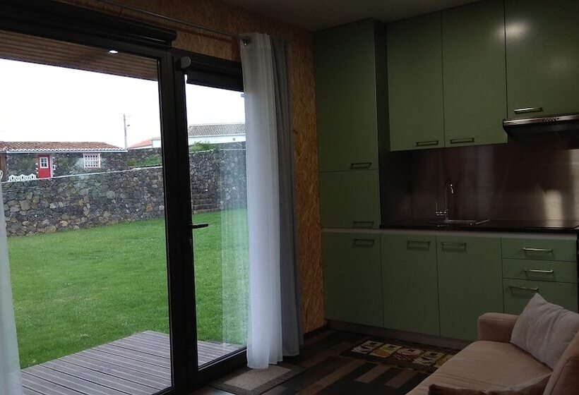 بنجلو عائلى, Alluar Lodge