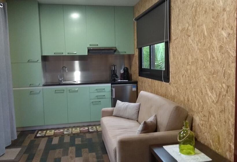 بنجلو عائلى, Alluar Lodge