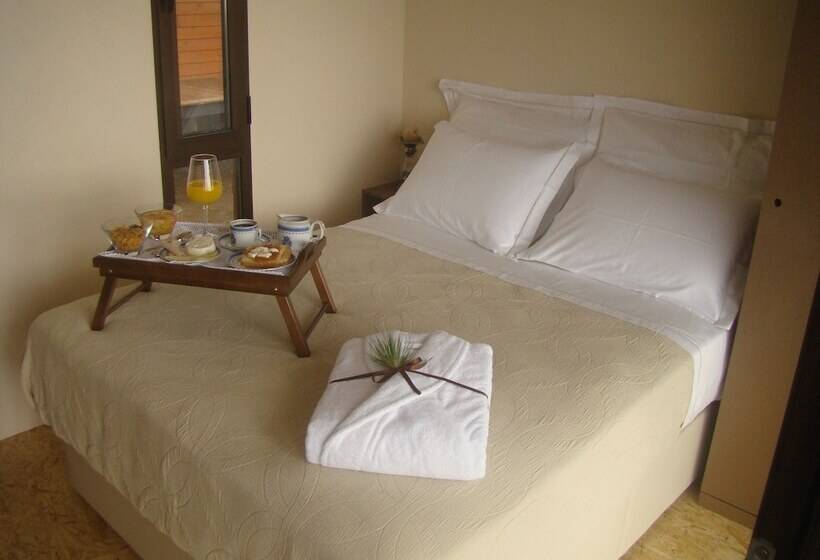 بنجلو عائلى, Alluar Lodge