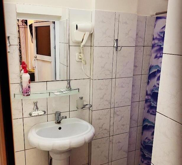 标准间, Bukhara House