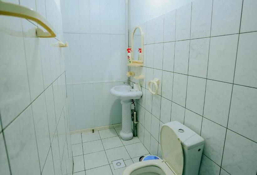 舒适三人间, Bukhara House