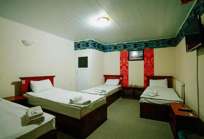 バスルーム共同エコノミー4人部屋, Bukhara House