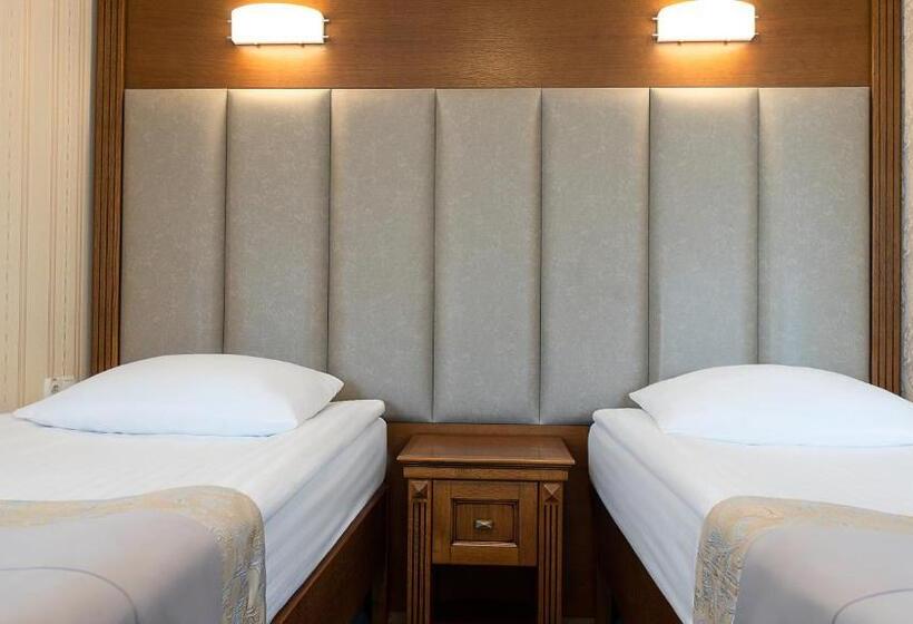 اتاق سوپریور, Lviv