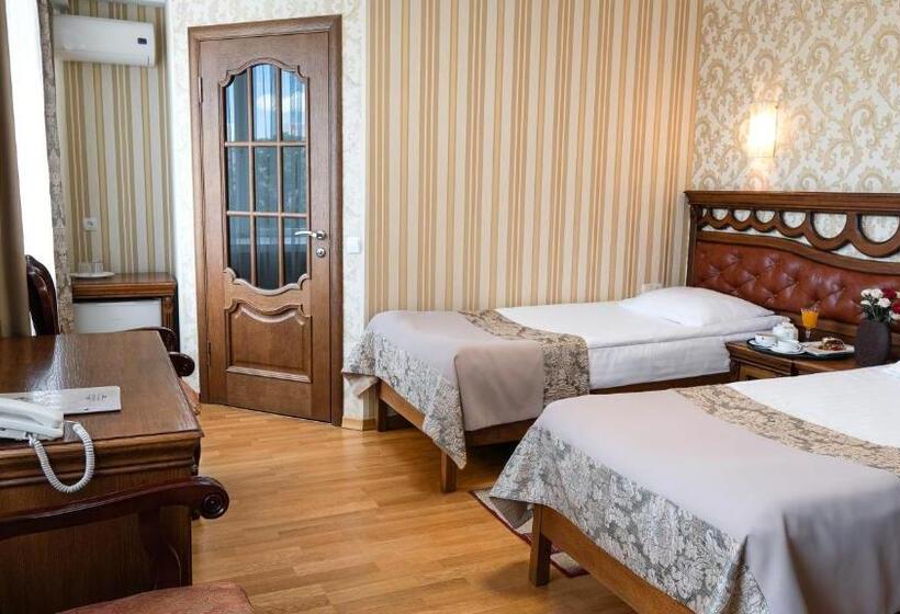 اتاق سوپریور, Lviv