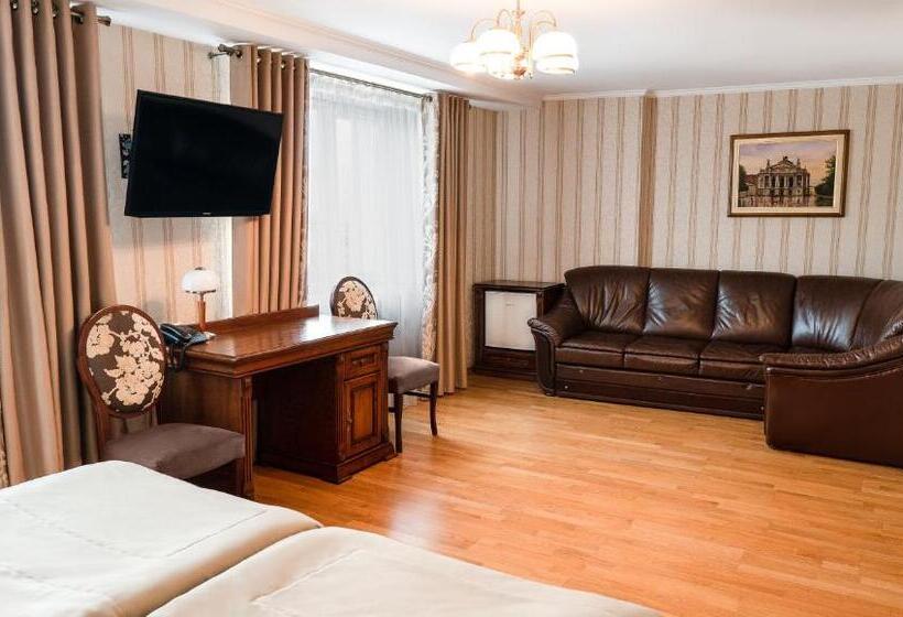 سوییت جونیور, Lviv