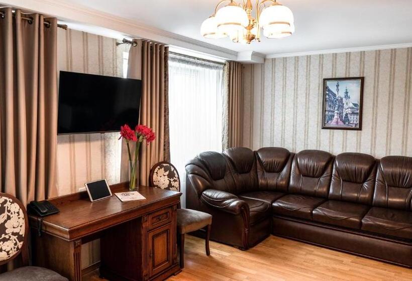 سوییت جونیور, Lviv