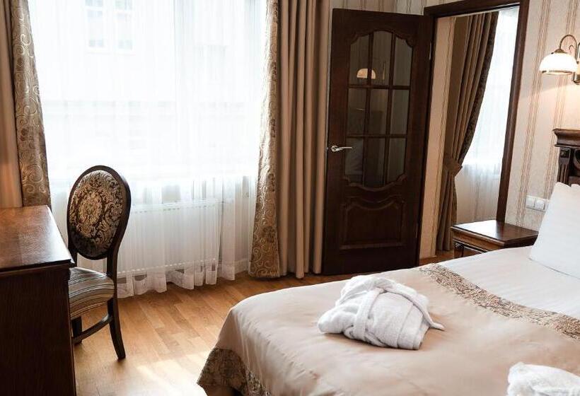 سوییت, Lviv