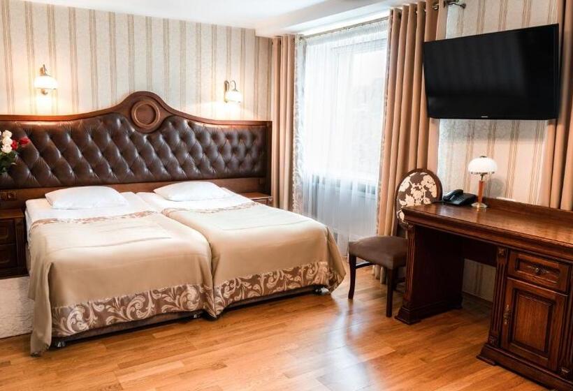 سوییت جونیور, Lviv