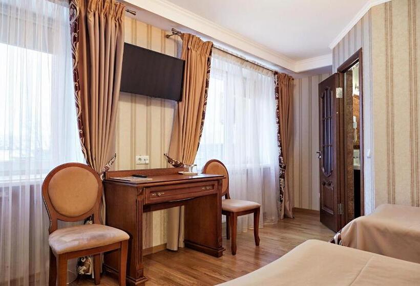 اتاق سوپریور, Lviv