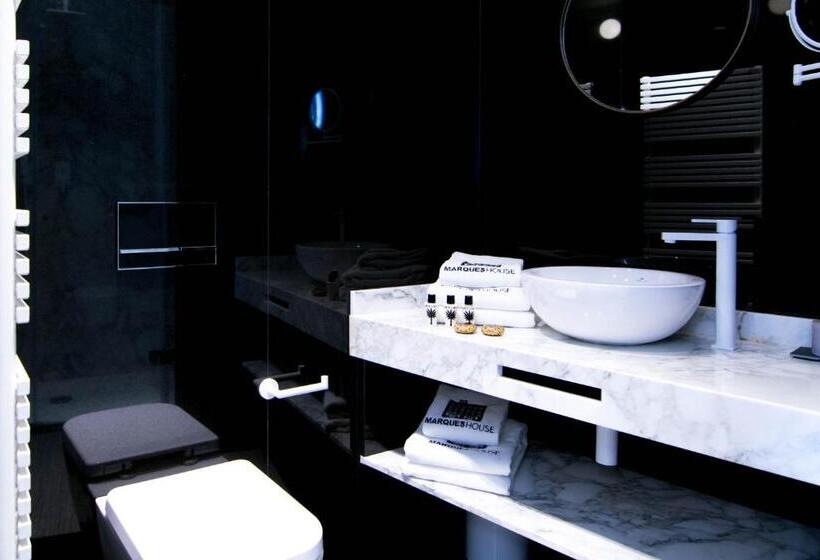 スタンダードインサイドビュールーム, Myr Marqués House