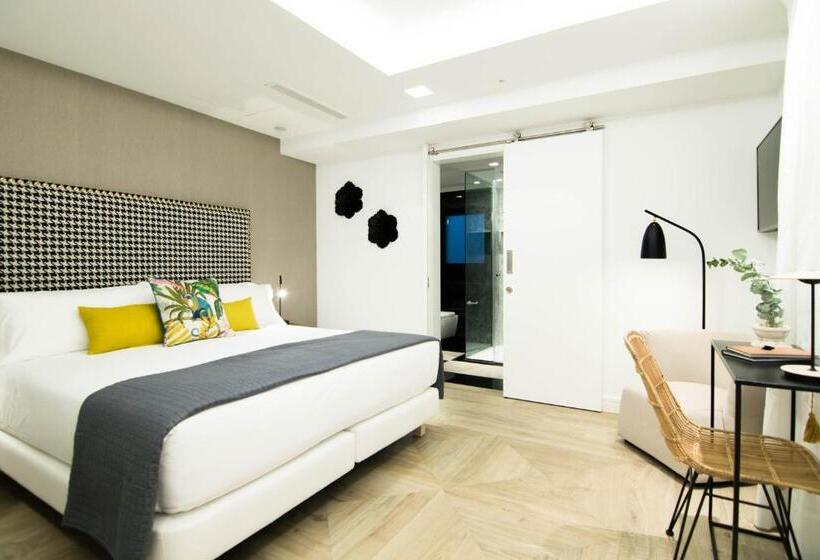 Номер Стандарт Внутренний, Myr Marqués House