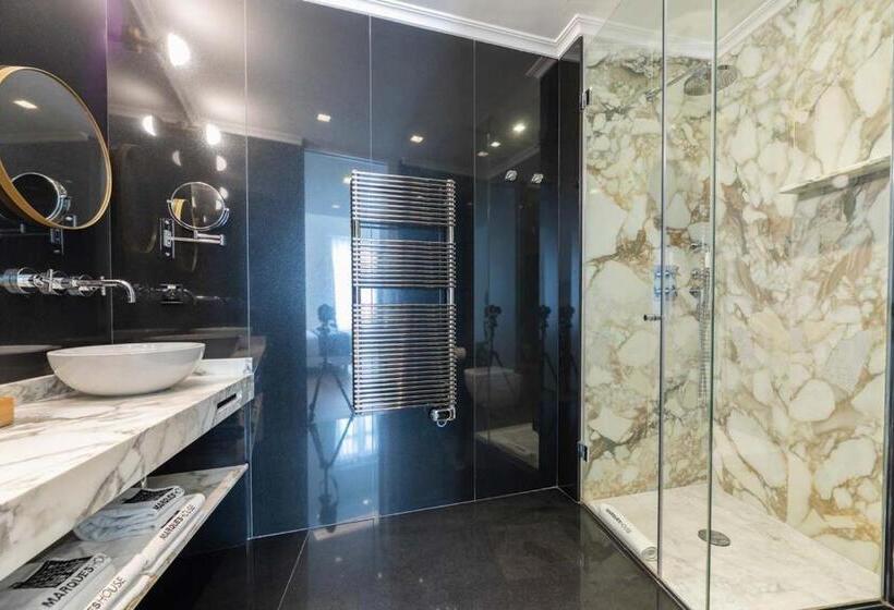 スーペリアールーム, Myr Marqués House