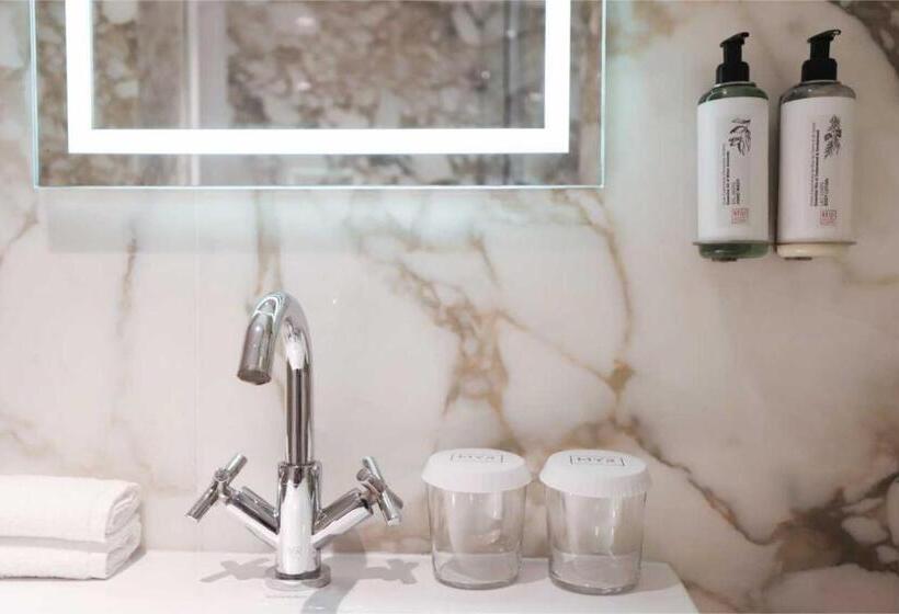 スーペリアールーム, Myr Marqués House