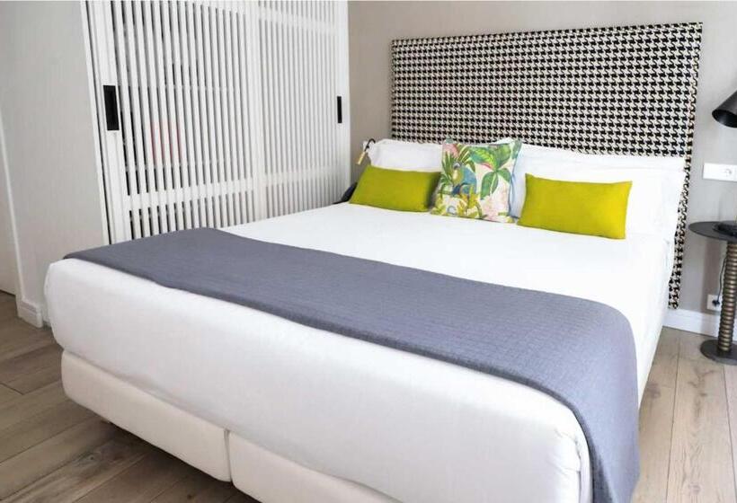 スーペリアールーム, Myr Marqués House