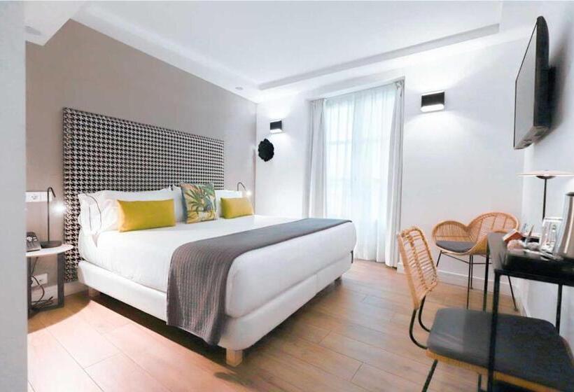 スーペリアールーム, Myr Marqués House