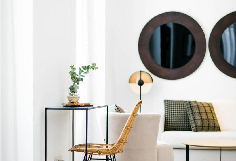 ジュニアスイート, Myr Marqués House