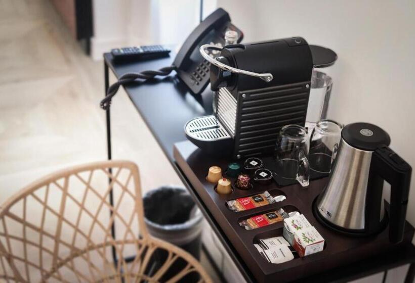 ジュニアスイート, Myr Marqués House