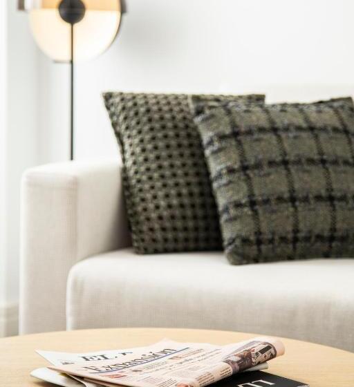 ジュニアスイート, Myr Marqués House