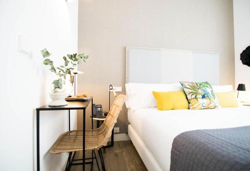 ベーシックルーム, Myr Marqués House