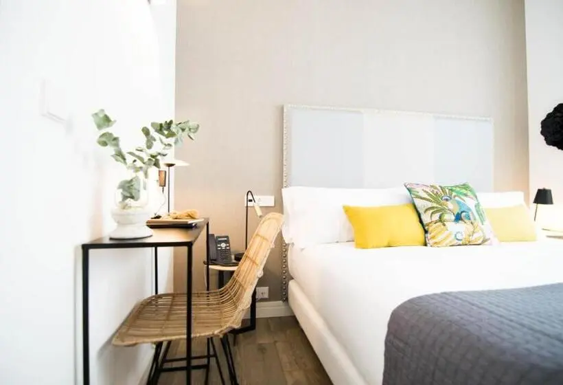 Basic-huone, Myr Marqués House
