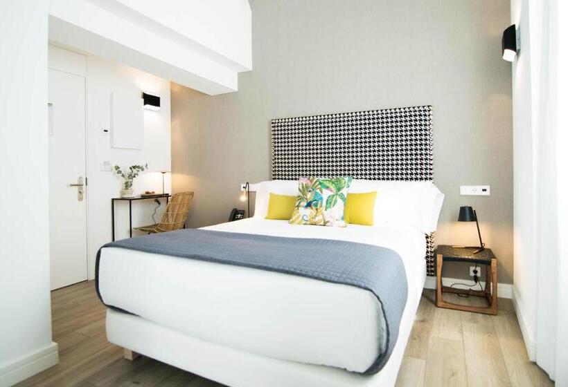 ベーシックルーム, Myr Marqués House