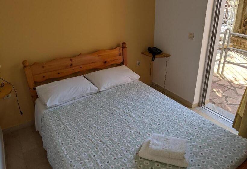 חדר אקונומי יחיד, Omirico