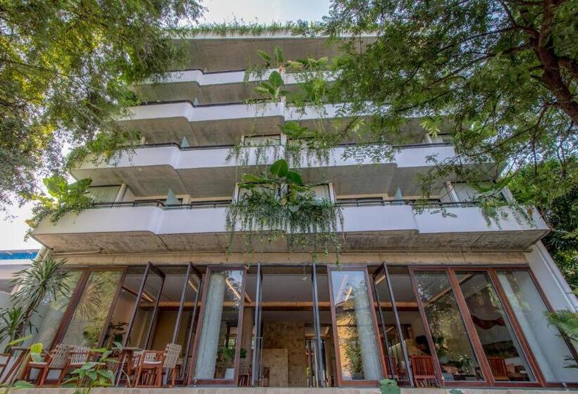 Номер Superior, Penh House