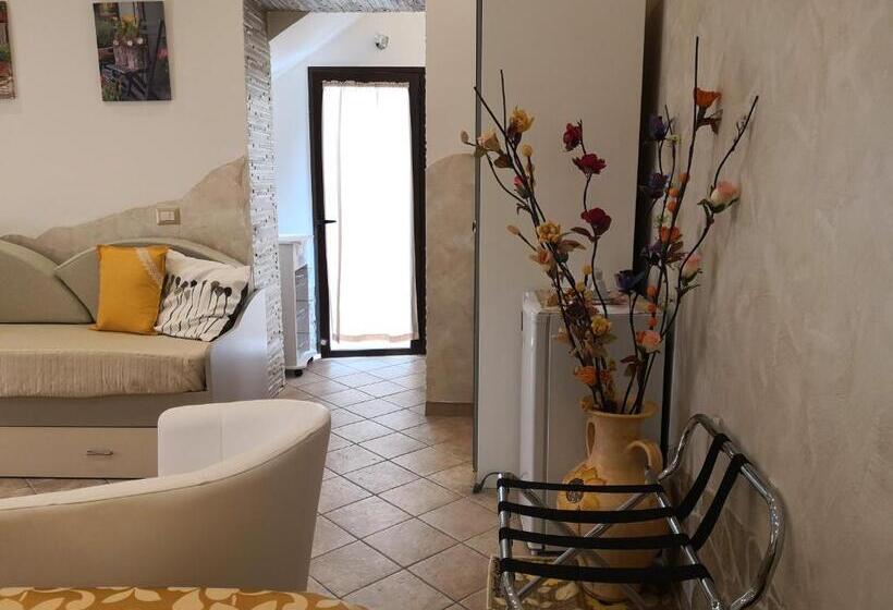 Juniorsvit, Selenebeach B&b