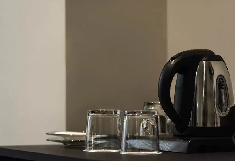 سوییت خانوادگی, Athens One Smart