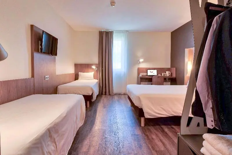 اتاق استاندارد چهار تخته, Campanile Saint Jean De Luz