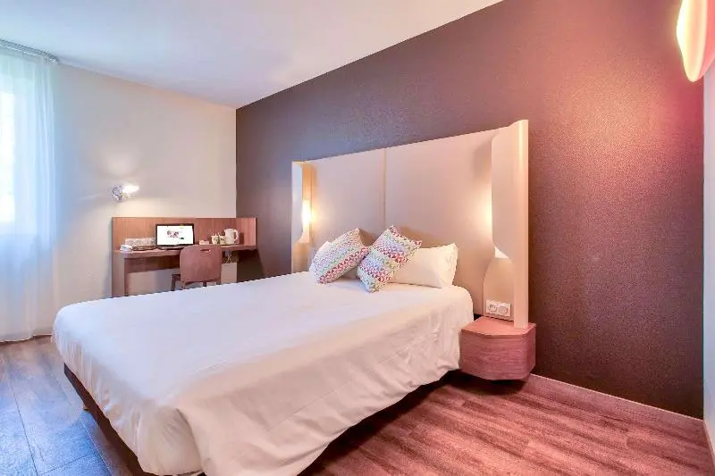 اتاق استاندارد چهار تخته, Campanile Saint Jean De Luz